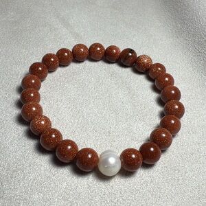Chic Brown Beaded Bracelet with Pearl Detail